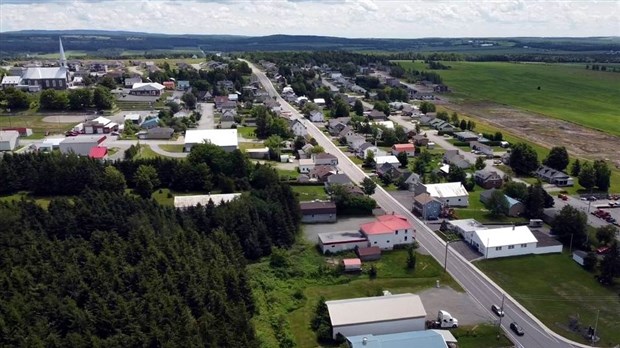 Normand DeLessard présente une vue aérienne de Sainte-Marguerite