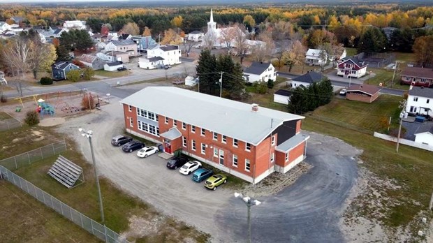 Normand DeLessard présente une vue aérienne de Saint-Juste-de-Bretenière