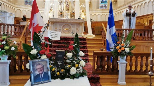 Normand Lapointe porté à son dernier repos