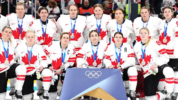 Le français refusé au point de presse de Marie-Philip Poulin