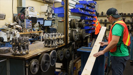 Travailleurs étrangers: des réactions mitigées au sursis fédéral