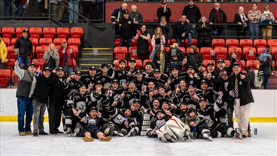 Lac-Mégantic remporte le championnat de la LRH pour la première fois