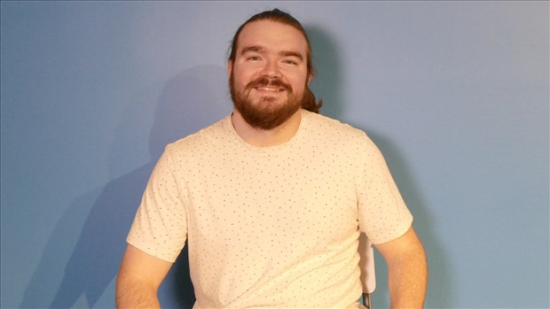 Elliot Poulin en conférence sur la pêche préhistorique