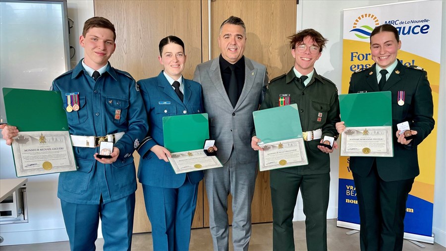 Quatre cadets récompensés pour leur bravoure, leur sang-froid et leur sens du devoir